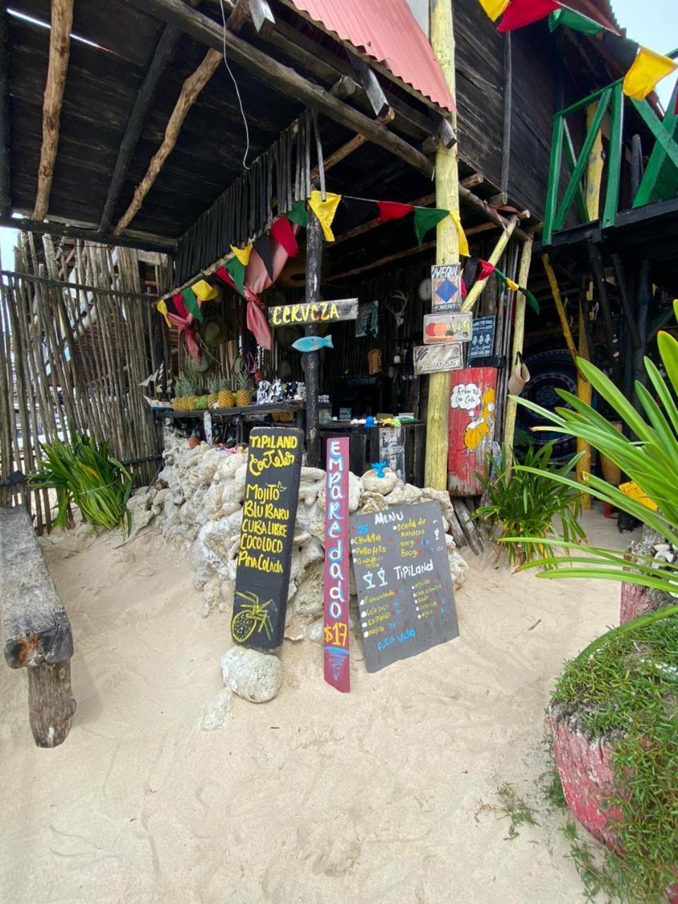 Tipiland Baru La Casa Del Mono Hotel Playa Blanca Luaran gambar