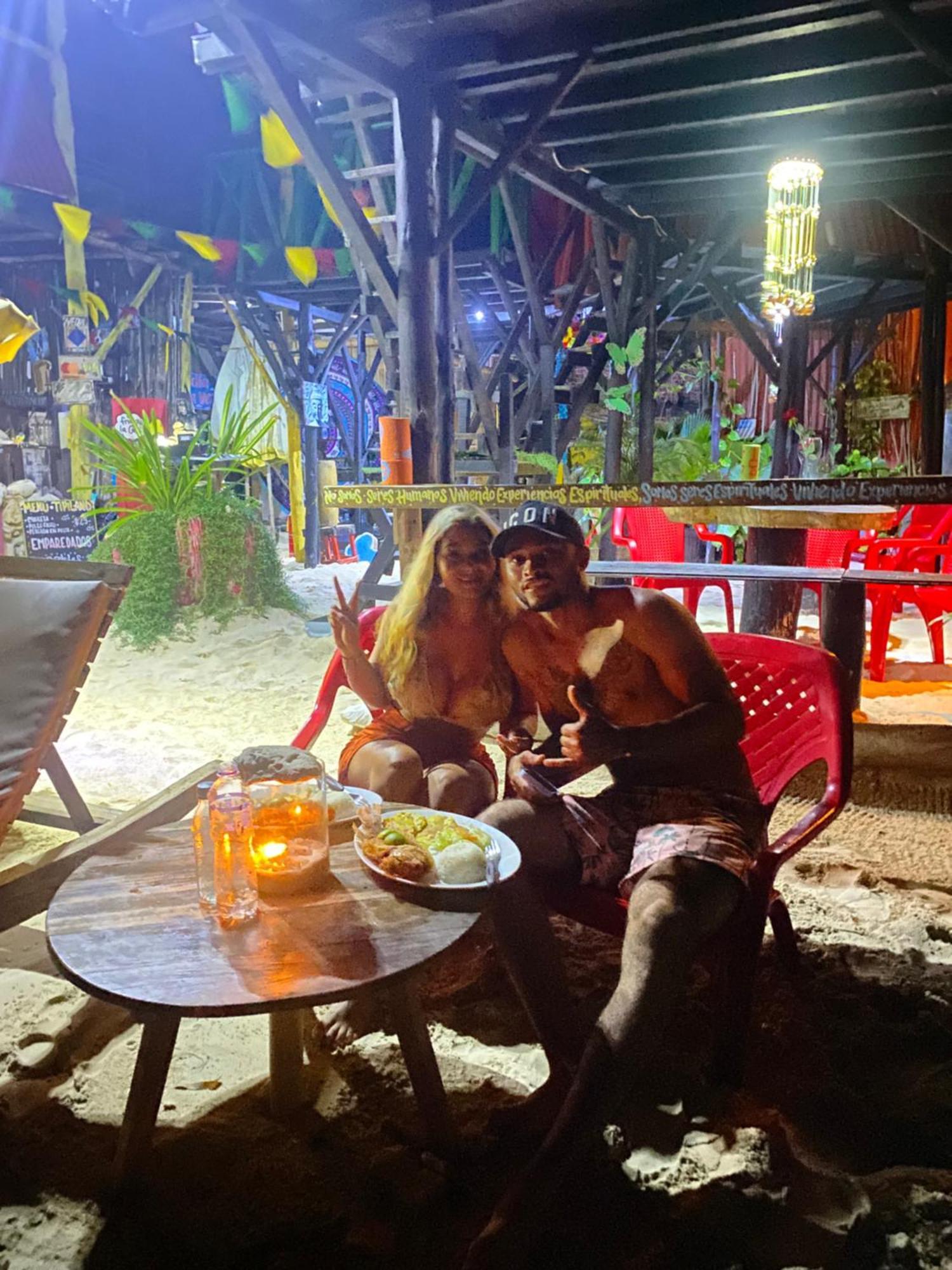 Tipiland Baru La Casa Del Mono Hotel Playa Blanca Luaran gambar